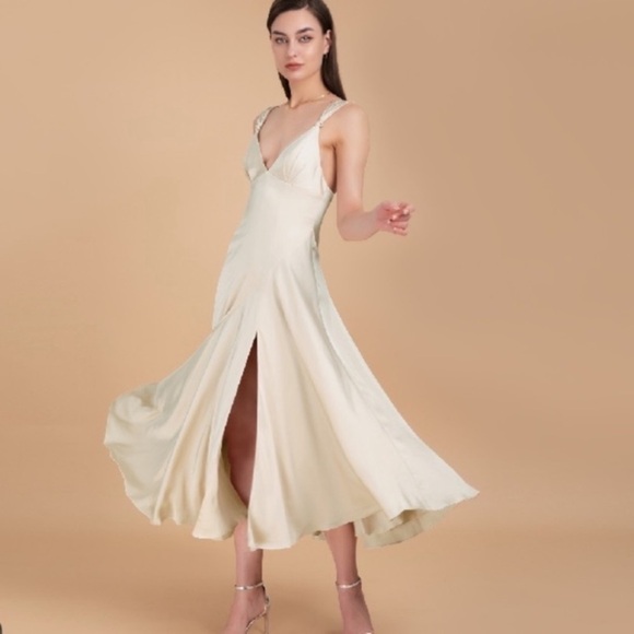 NEW FAME AND PARTNERS Zephyra Matte Satin Maxi Dress Champagne 6 homecoming - Picture 1 of 9